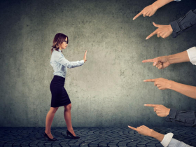 外國人說你Pass the buck，可不是遞錢給你